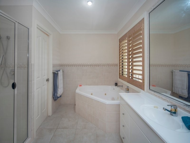 19 CALMWATER CRESCENT, Monterey Keys QLD 4212