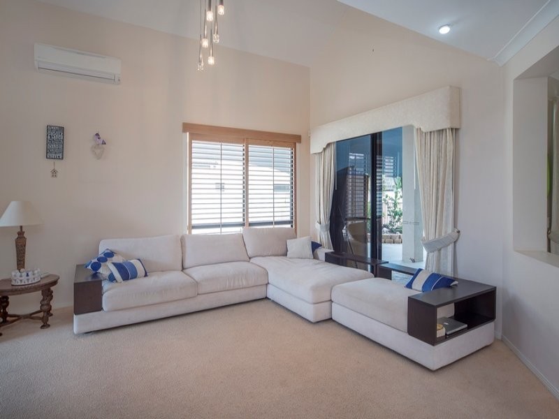 19 CALMWATER CRESCENT, Monterey Keys QLD 4212