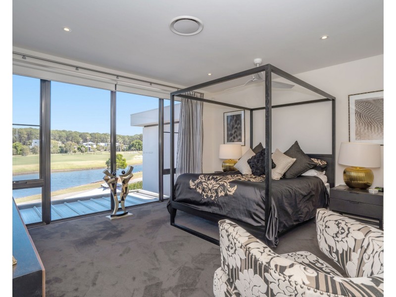 2490 THE PARKWAY, Sanctuary Cove QLD 4212