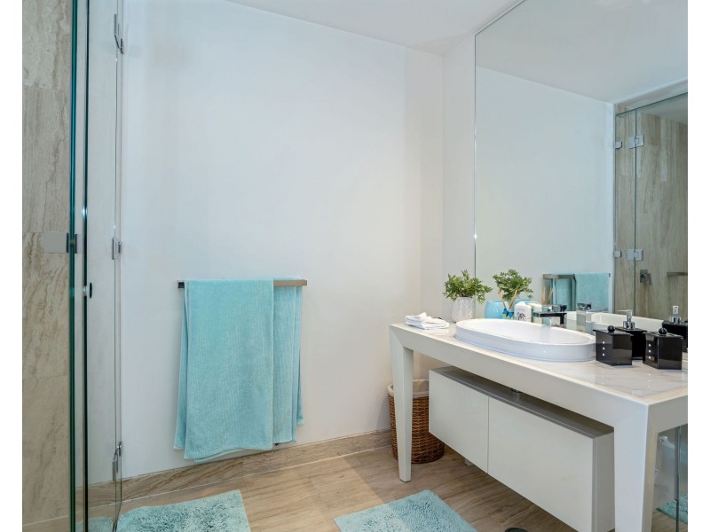 2490 THE PARKWAY, Sanctuary Cove QLD 4212