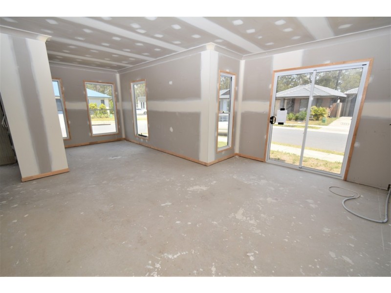 69 MacQuarie Circuit, Fitzgibbon QLD 4018