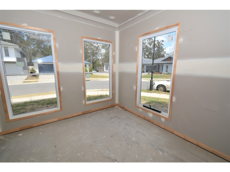 69 MacQuarie Circuit, Fitzgibbon QLD 4018