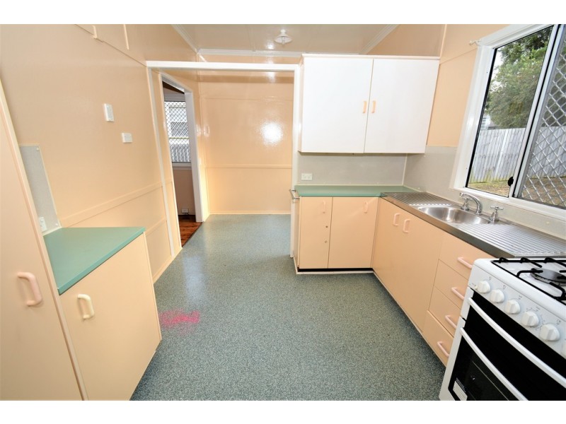 11 Alleena Street, Chermside QLD 4032