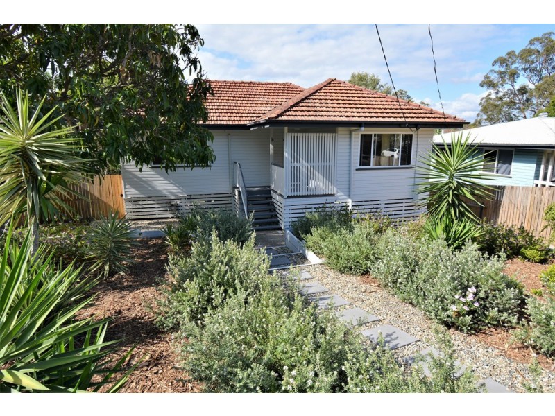 10 Detling Street, Stafford Heights QLD 4053