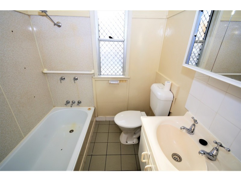 33 Nielson Street, Chermside QLD 4032