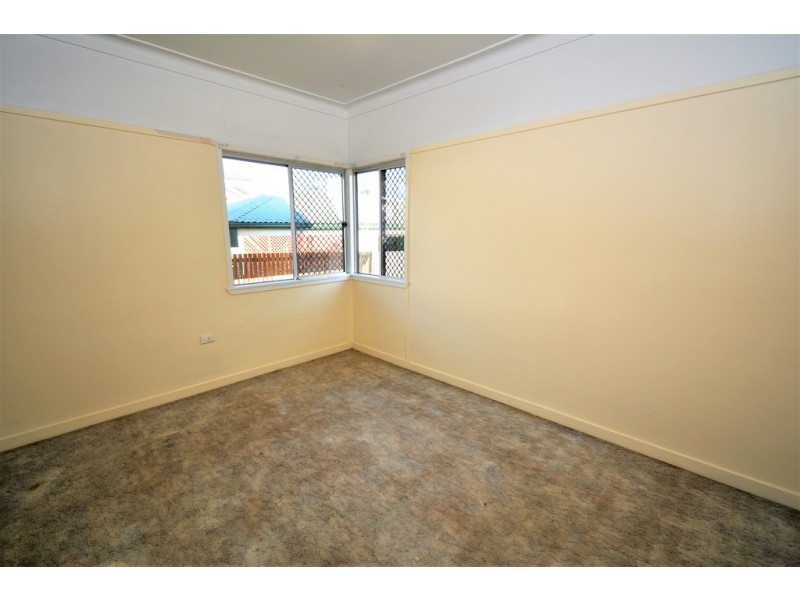 33 Nielson Street, Chermside QLD 4032