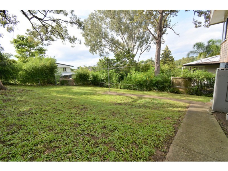 231 Appleby Road, Stafford Heights QLD 4053