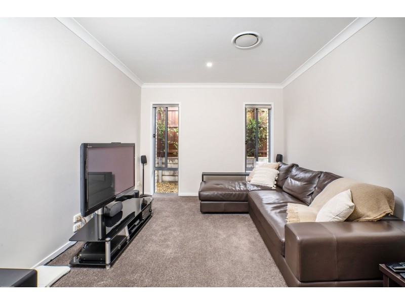 14 GREENCASTLE PARADE, Maudsland QLD 4210