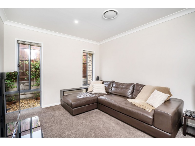 14 GREENCASTLE PARADE, Maudsland QLD 4210