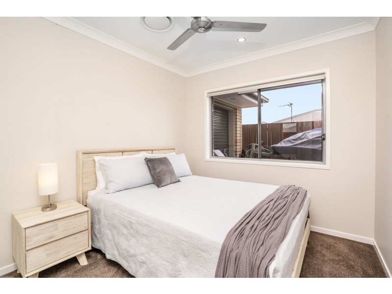 14 GREENCASTLE PARADE, Maudsland QLD 4210