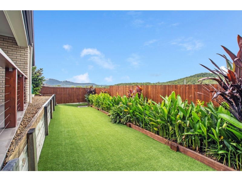 14 GREENCASTLE PARADE, Maudsland QLD 4210