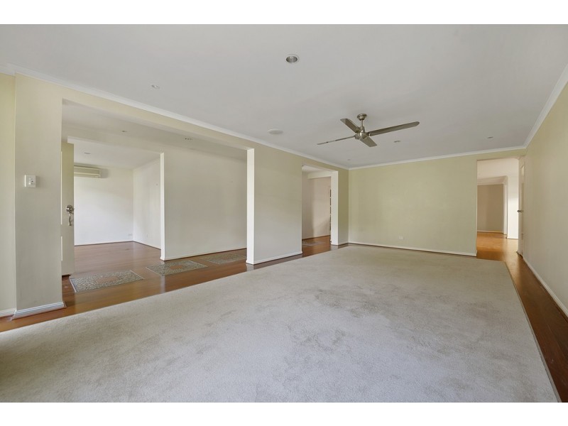 8 Brigalow Close, Bridgeman Downs QLD 4035