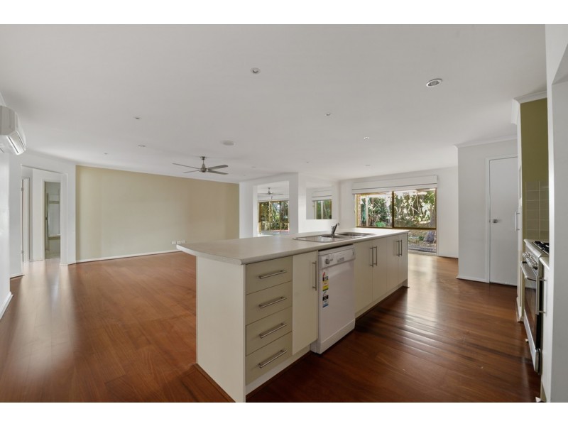 8 Brigalow Close, Bridgeman Downs QLD 4035