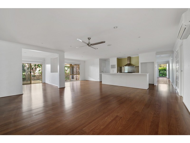 8 Brigalow Close, Bridgeman Downs QLD 4035