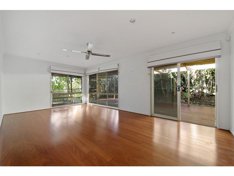 8 Brigalow Close, Bridgeman Downs QLD 4035