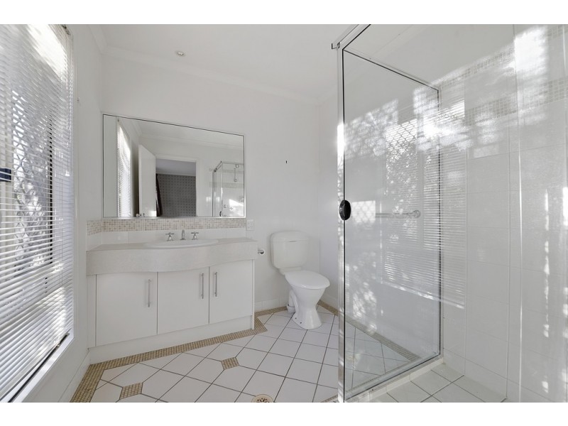 8 Brigalow Close, Bridgeman Downs QLD 4035