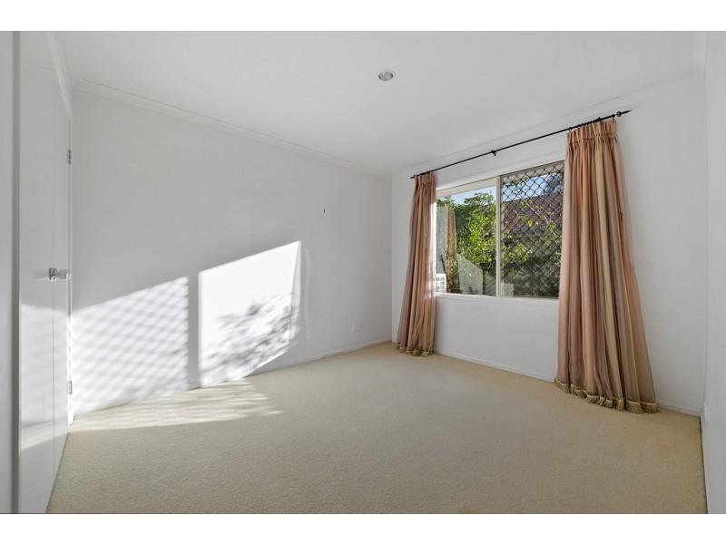 8 Brigalow Close, Bridgeman Downs QLD 4035