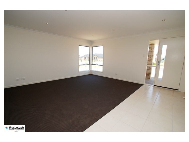 6 Auclair Street, Caboolture QLD 4510