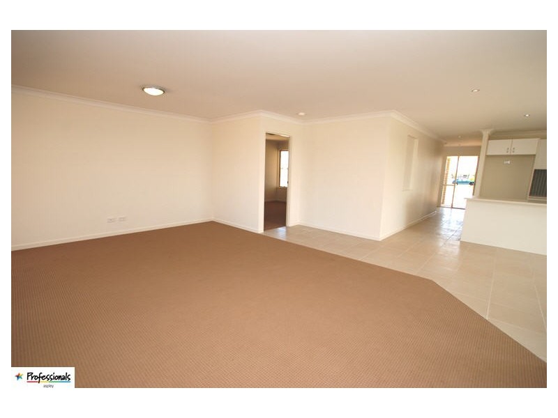 8 Auclair Street, Caboolture QLD 4510