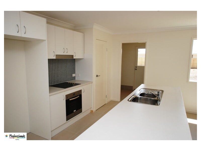 8 Auclair Street, Caboolture QLD 4510