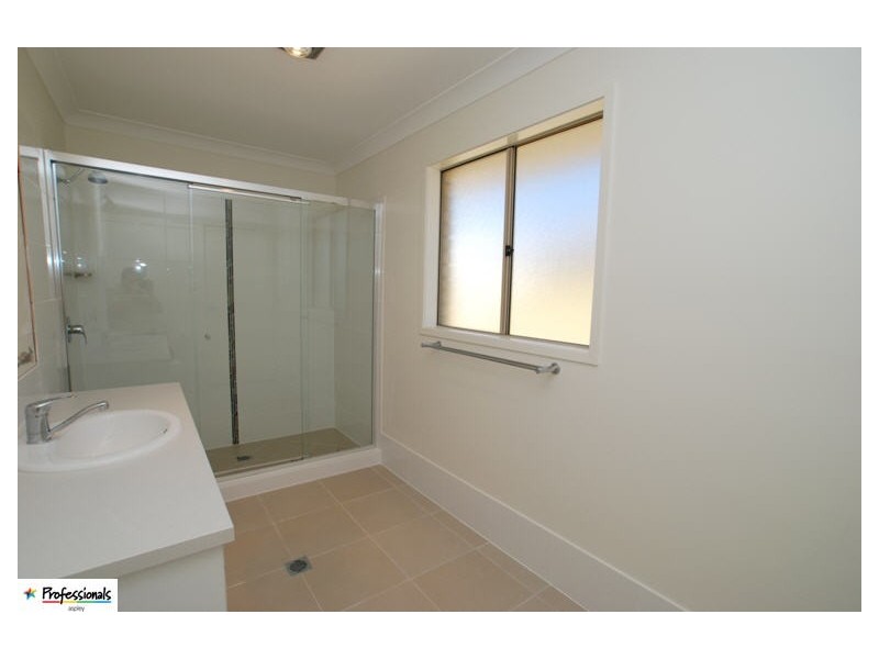 8 Auclair Street, Caboolture QLD 4510