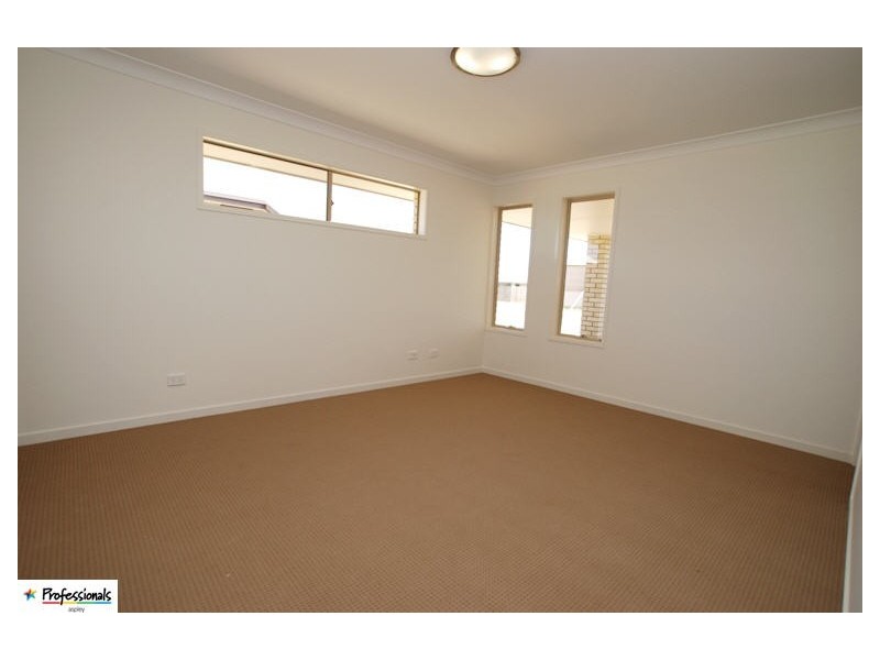 8 Auclair Street, Caboolture QLD 4510