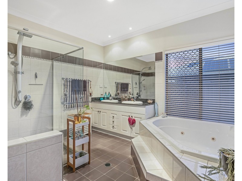 3 Trequanda Place, Bridgeman Downs QLD 4035