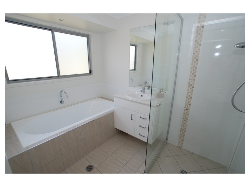 28 Brigadoon Crescent, Eatons Hill QLD 4037