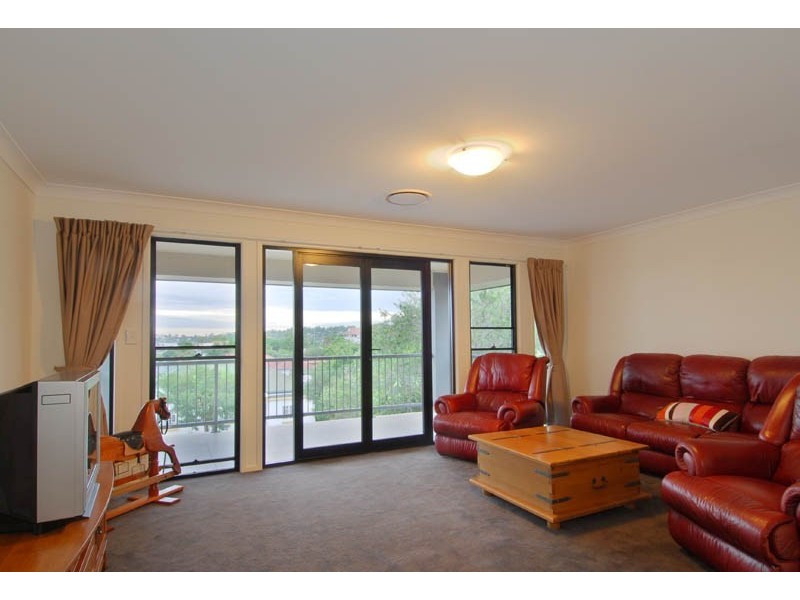 15 Tathra Street, Stafford QLD 4053