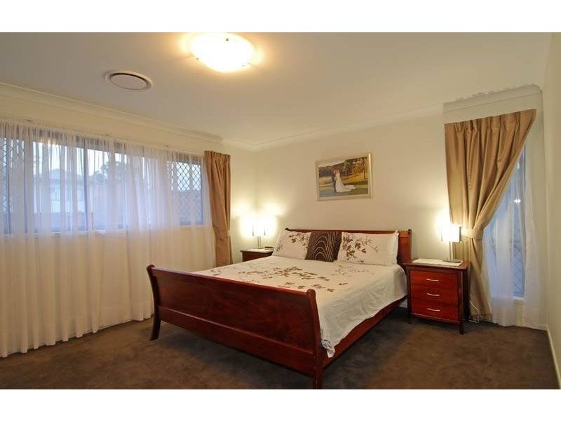 15 Tathra Street, Stafford QLD 4053