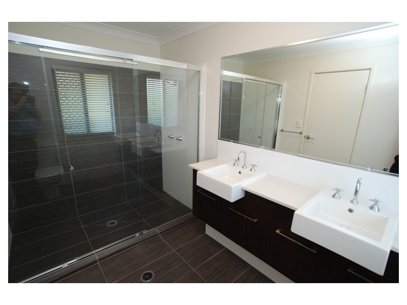 15 Tathra Street, Stafford QLD 4053