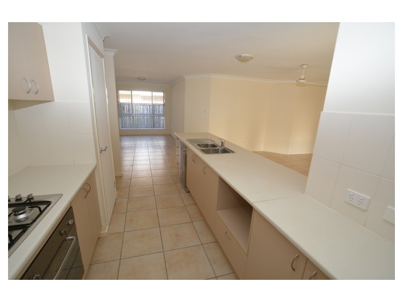 9 Adam Street, Beachmere QLD 4510