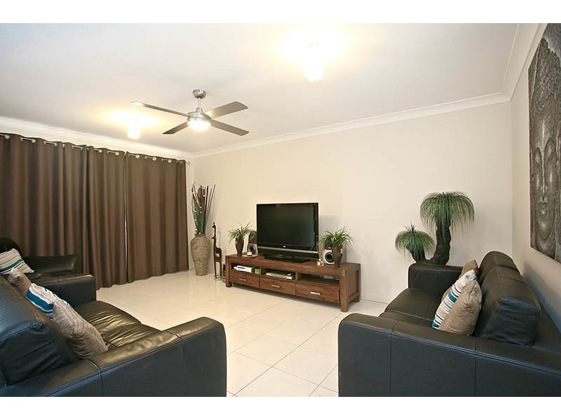 6 Petrie Crescent, Aspley QLD 4034