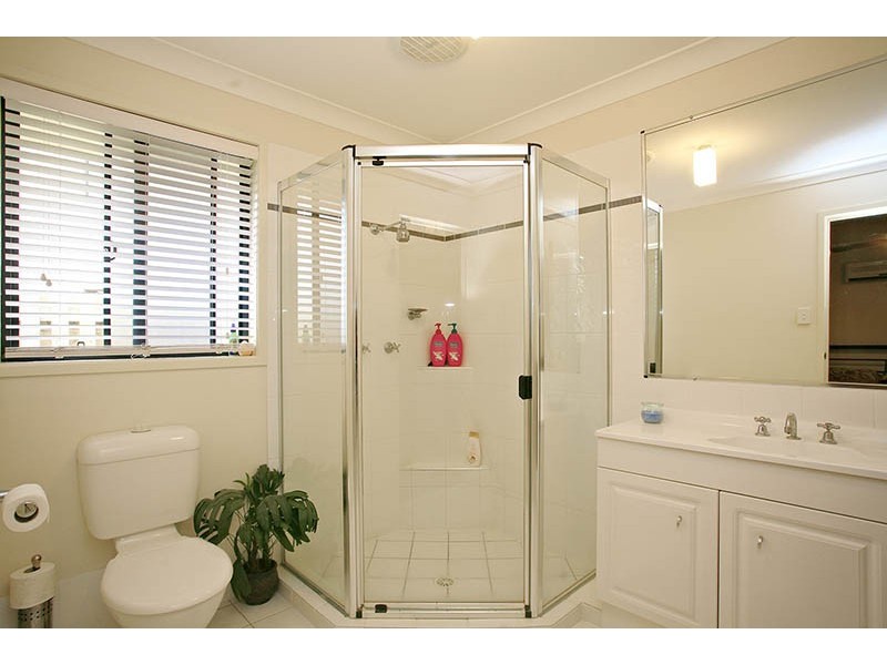 6 Petrie Crescent, Aspley QLD 4034