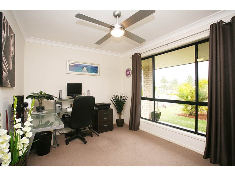 6 Petrie Crescent, Aspley QLD 4034