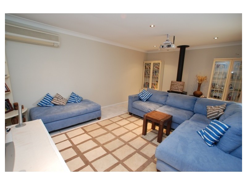 20 Myrtle Crescent, Bridgeman Downs QLD 4035