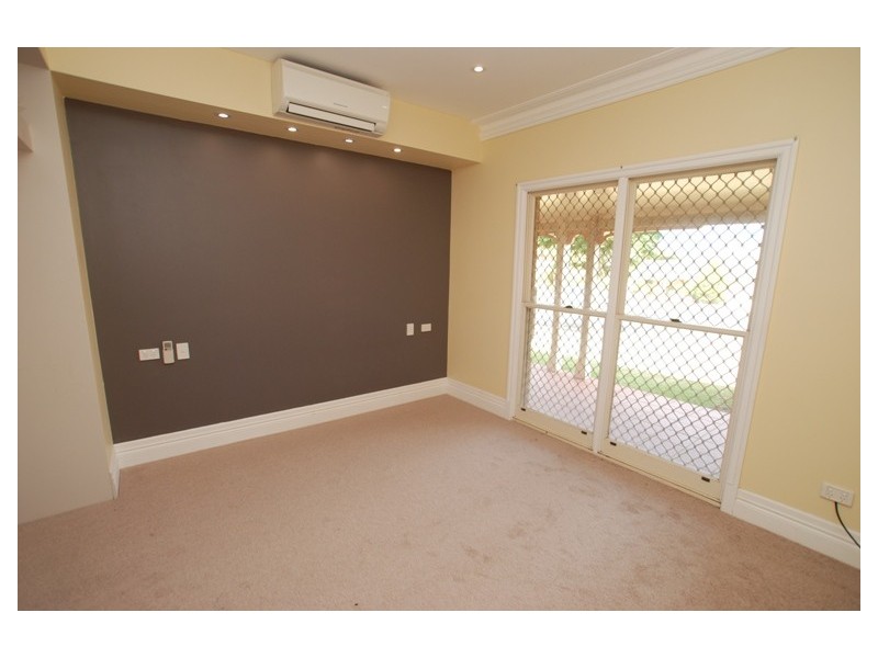 1 Winchcombe Avenue, Murrumba Downs QLD 4503