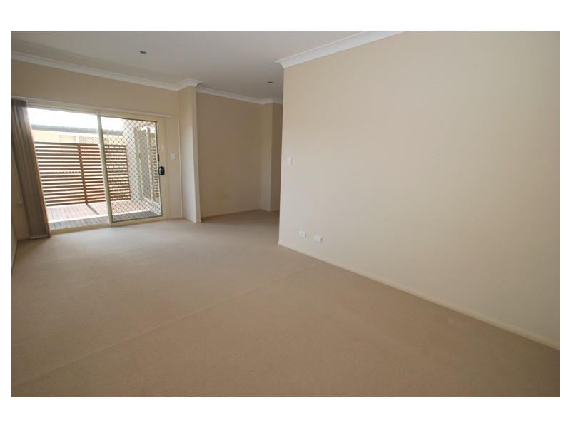 33 Caribou Crescent, Fitzgibbon QLD 4018