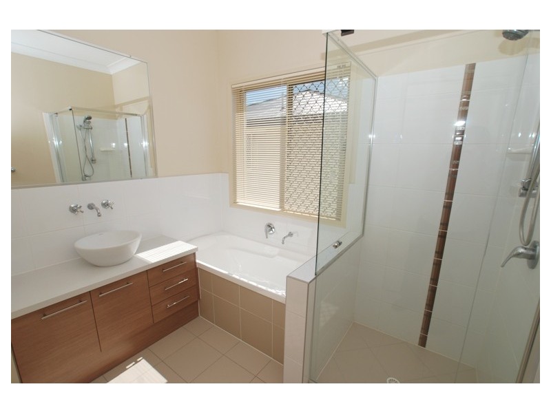 33 Caribou Crescent, Fitzgibbon QLD 4018