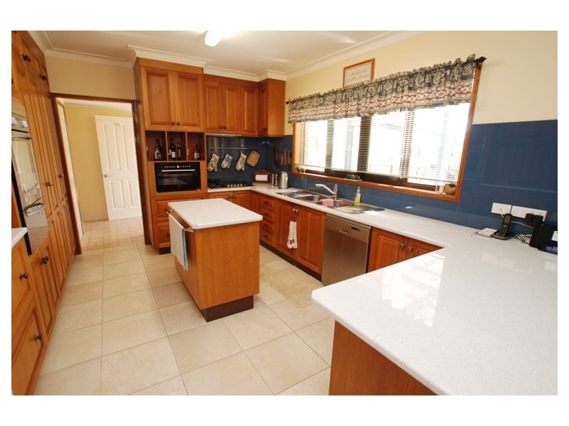 4 Oakmont Street, Rothwell QLD 4022