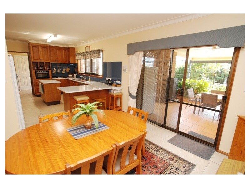 4 Oakmont Street, Rothwell QLD 4022