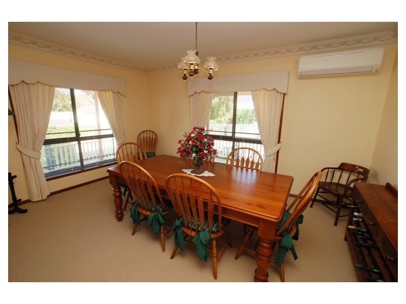 4 Oakmont Street, Rothwell QLD 4022