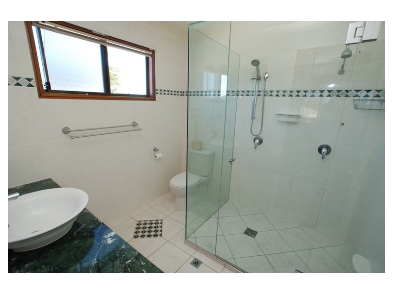 4 Oakmont Street, Rothwell QLD 4022