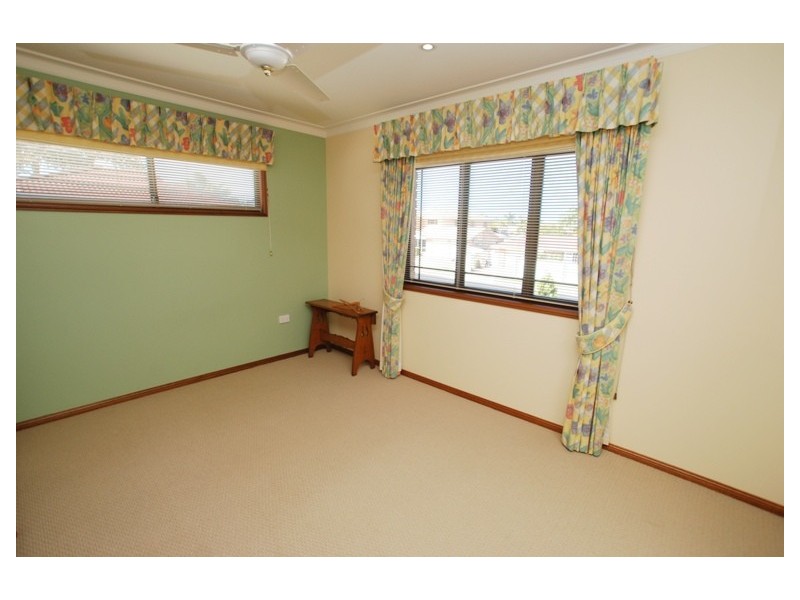 4 Oakmont Street, Rothwell QLD 4022