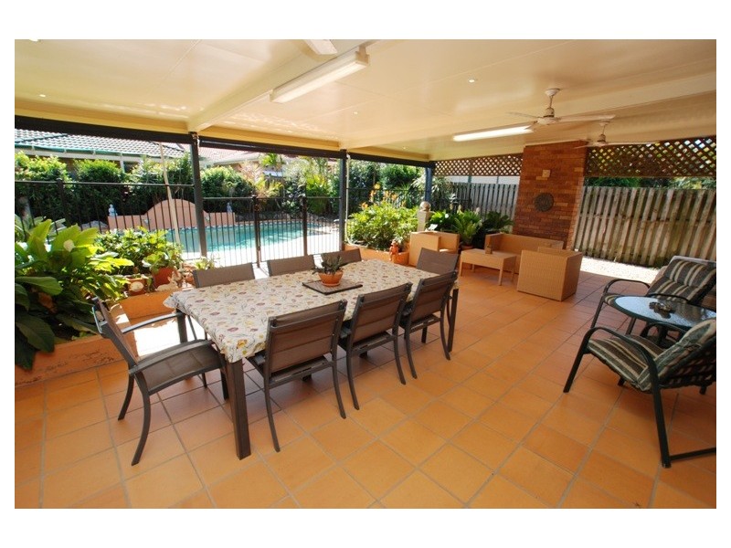 4 Oakmont Street, Rothwell QLD 4022