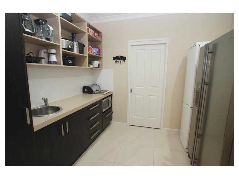 32 Rivergum Drive, Eatons Hill QLD 4037