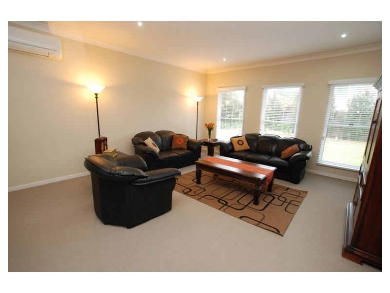 32 Rivergum Drive, Eatons Hill QLD 4037