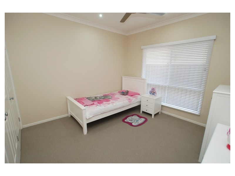 32 Rivergum Drive, Eatons Hill QLD 4037