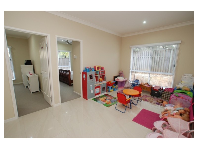 32 Rivergum Drive, Eatons Hill QLD 4037