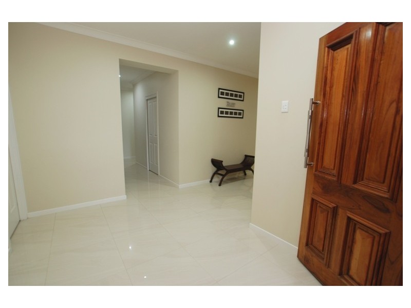 32 Rivergum Drive, Eatons Hill QLD 4037